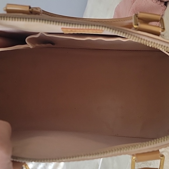 Louis Vuitton Vernis ALMA Tote - Picture 13 of 13